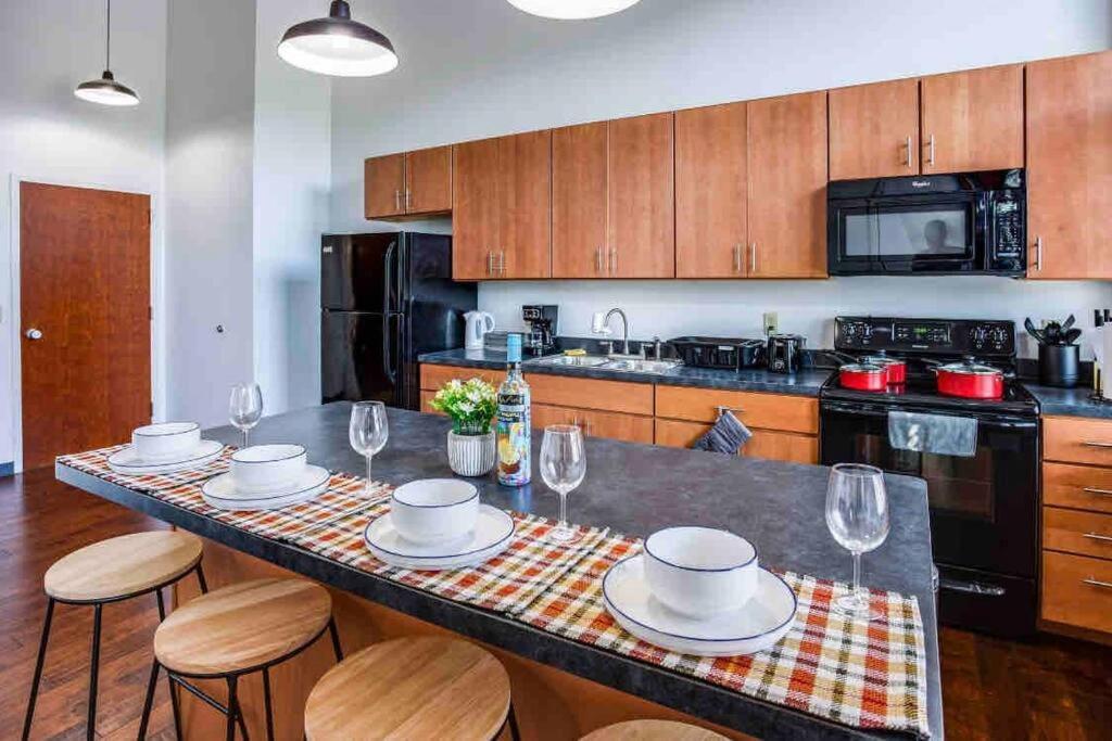 Appartamento Ny Style Centric Loft With King Bed By Park Av. Rochester Esterno foto