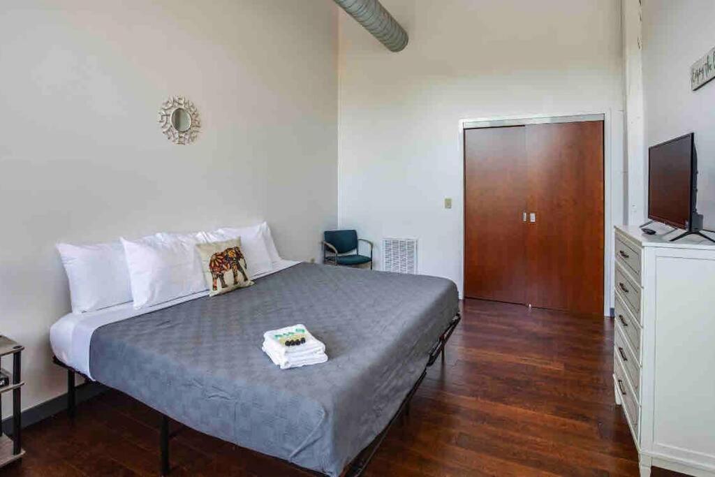 Appartamento Ny Style Centric Loft With King Bed By Park Av. Rochester Esterno foto