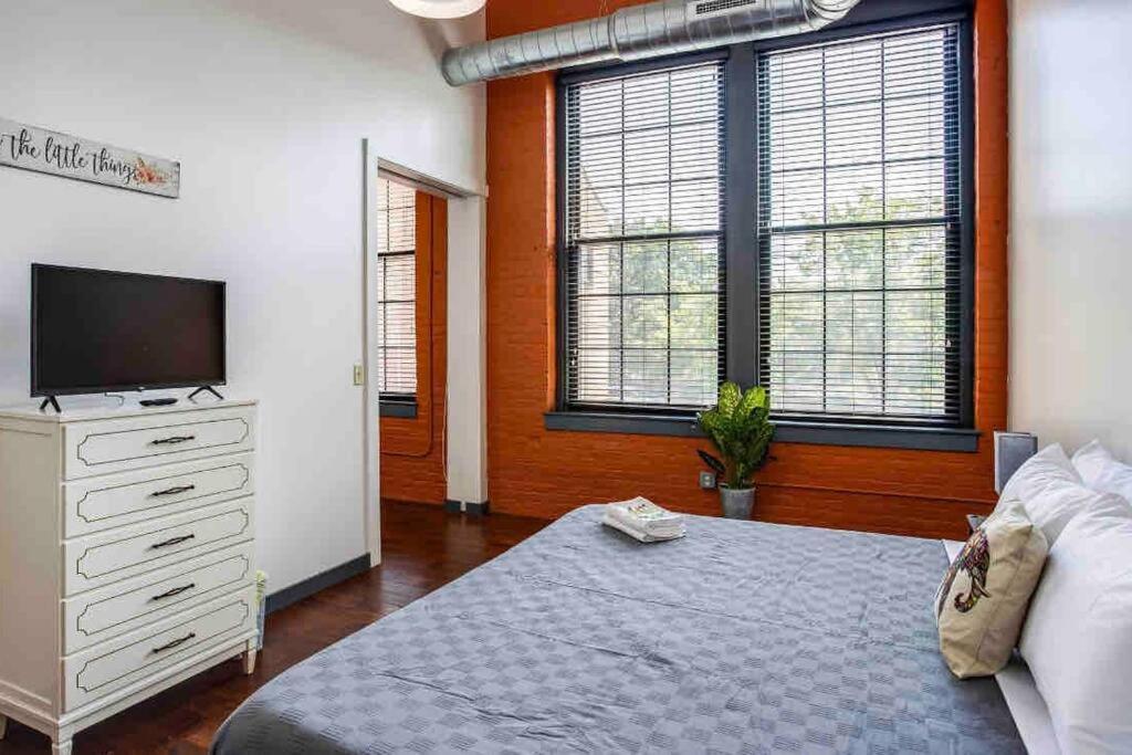Appartamento Ny Style Centric Loft With King Bed By Park Av. Rochester Esterno foto